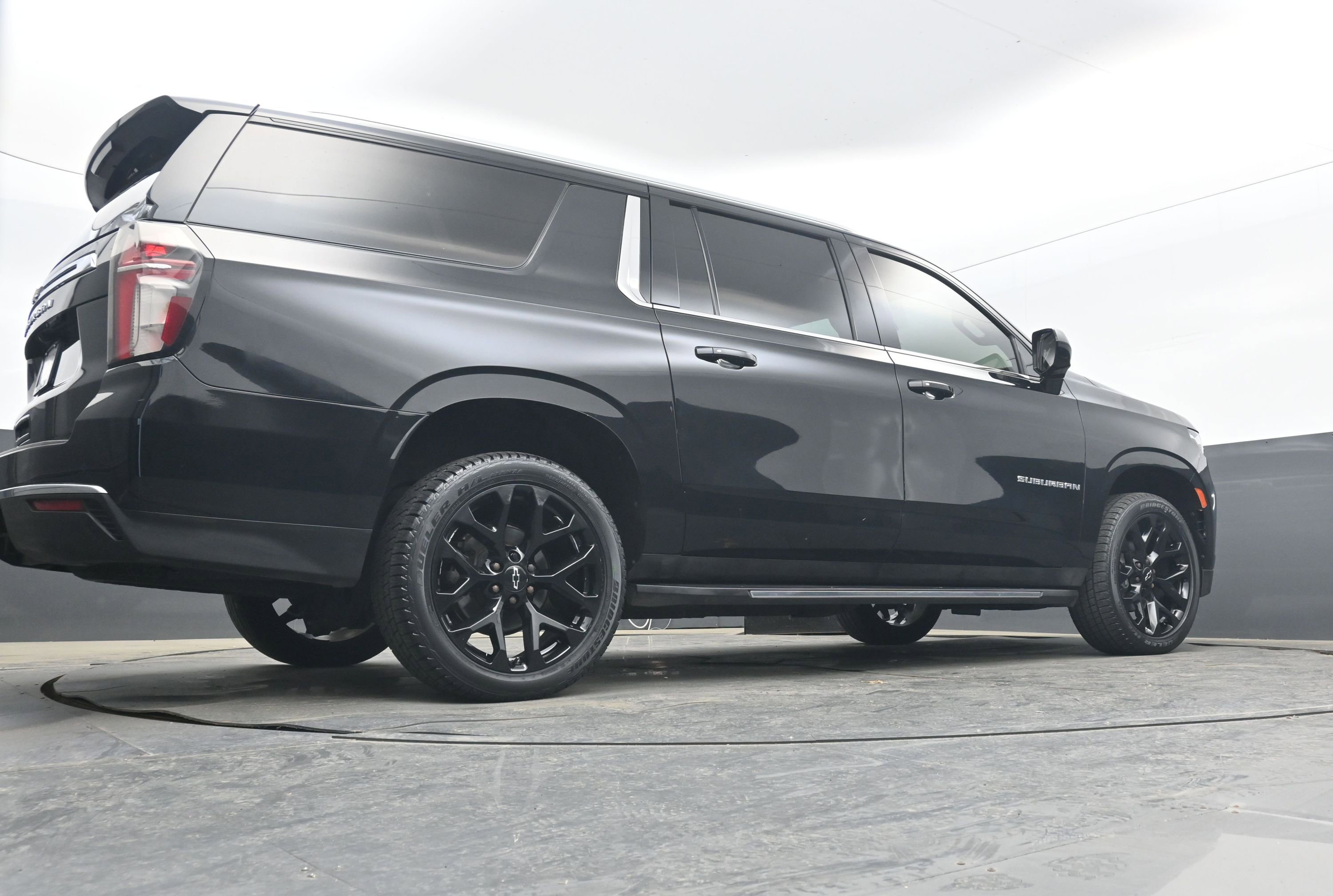 Used 2021 Chevrolet Suburban LT image 29