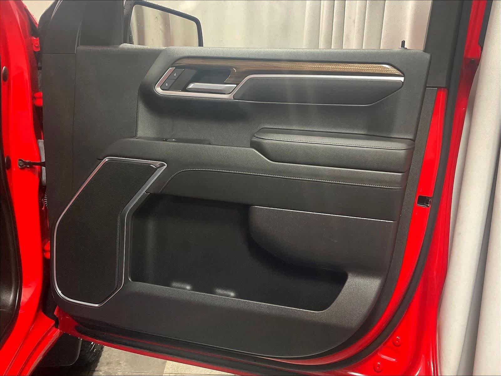 Used 2022 Chevrolet Silverado 1500 LT AWD/4WD image 12