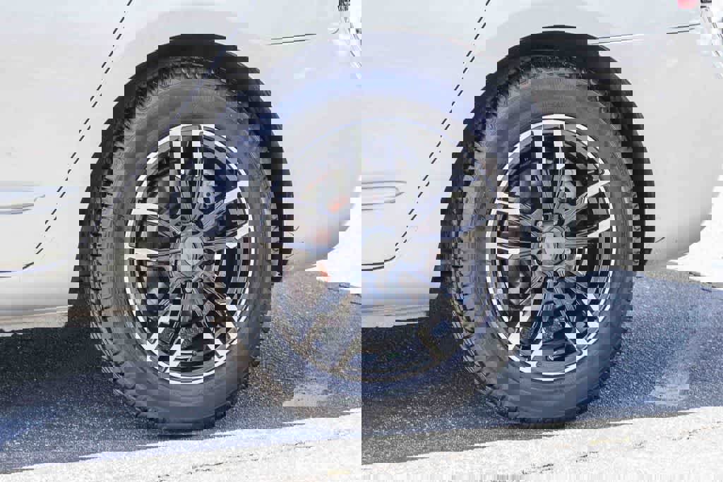 Used 2007 Kia Rondo LX image 10