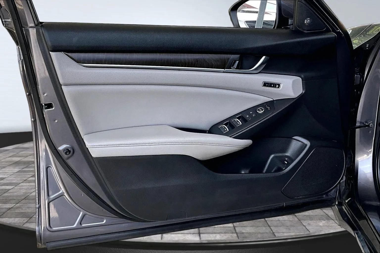 Used 2019 Honda Accord EX-L image 17