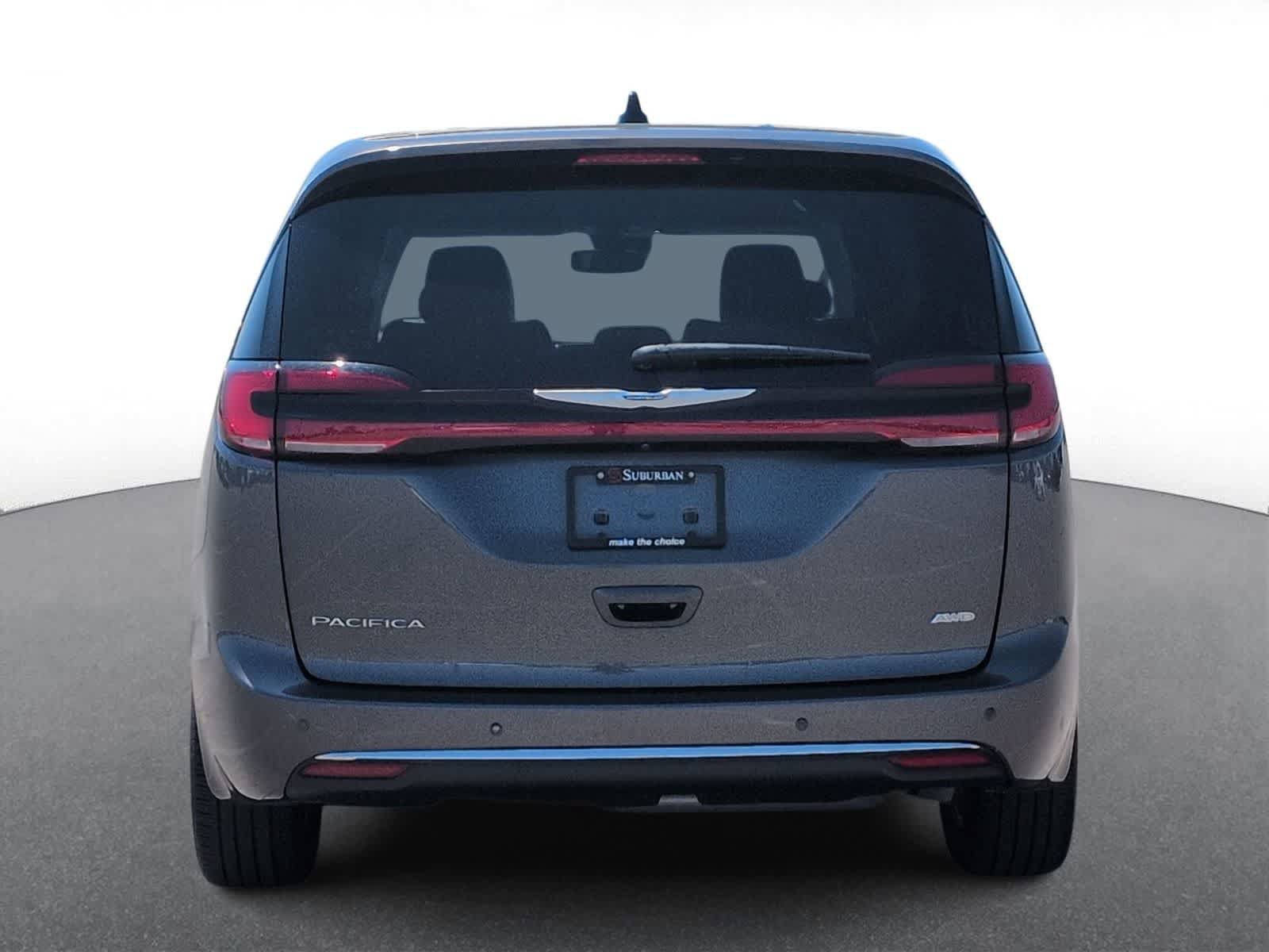Certified 2023 Chrysler Pacifica Touring-L AWD/4WD image 7