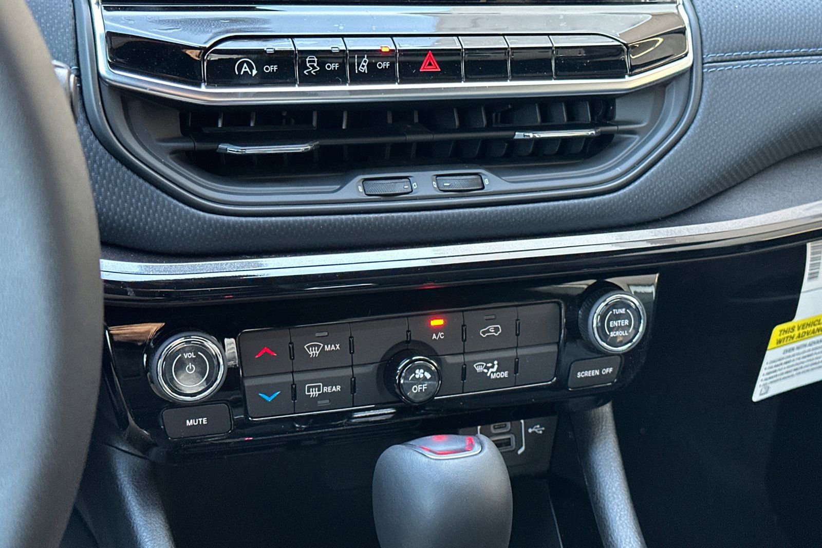 New 2026 Jeep Compass Latitude AWD/4WD image 17