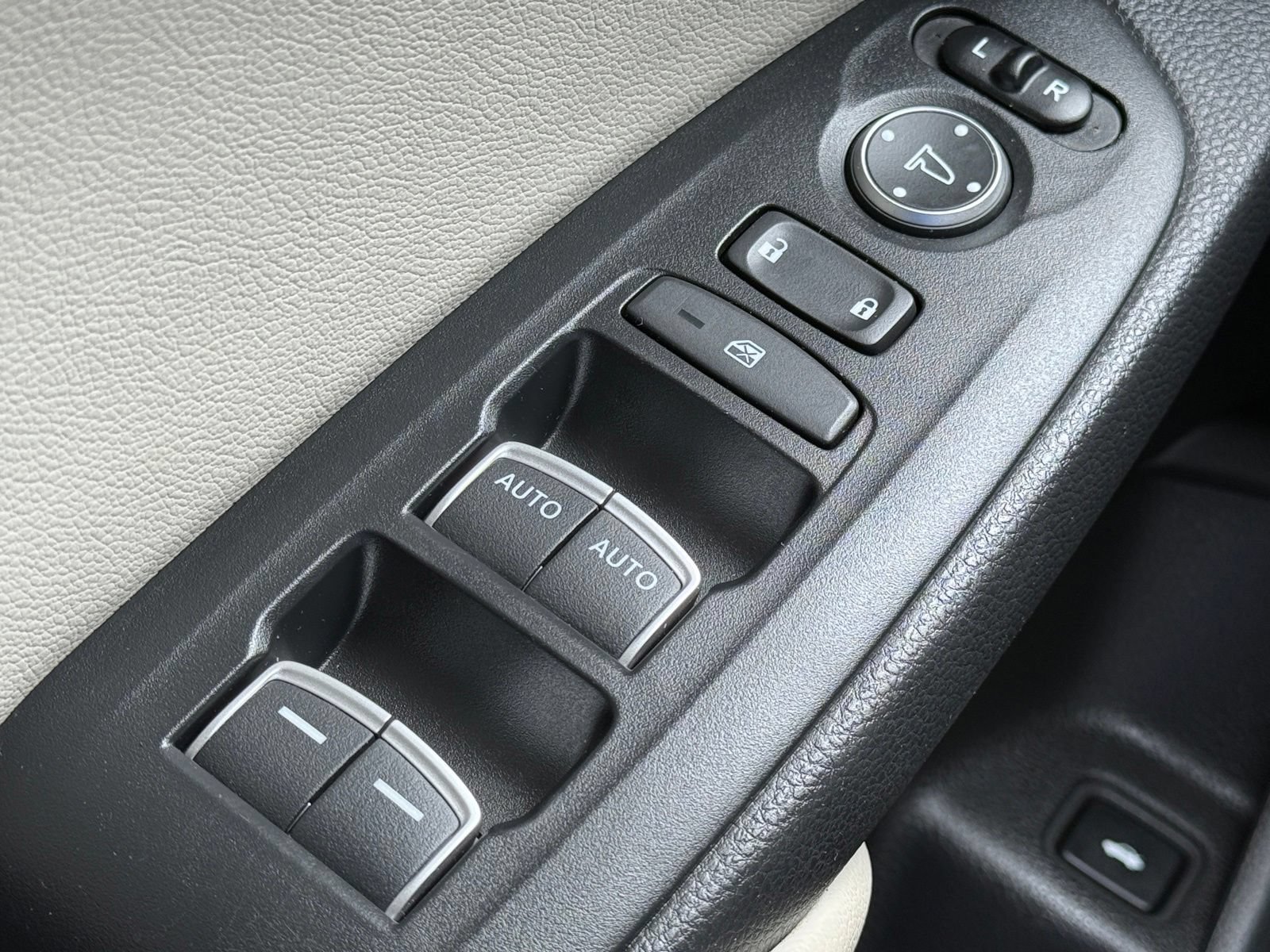 Used 2018 Honda Accord LX image 33