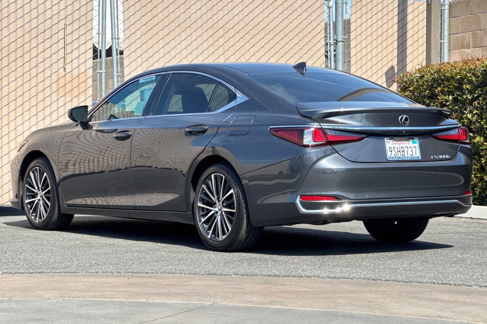 Certified 2025 Lexus ES 300h w/ Premium Package FWD image 6