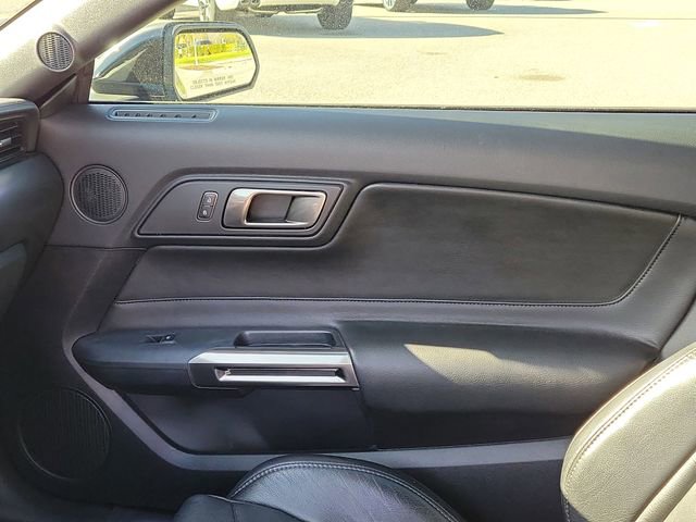 Used 2019 Ford Mustang Shelby GT350 w/ Technology Package image 14