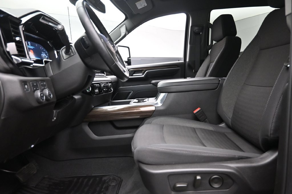 Used 2025 Chevrolet Silverado 2500 LT w/ Trail Boss Package AWD/4WD image 16