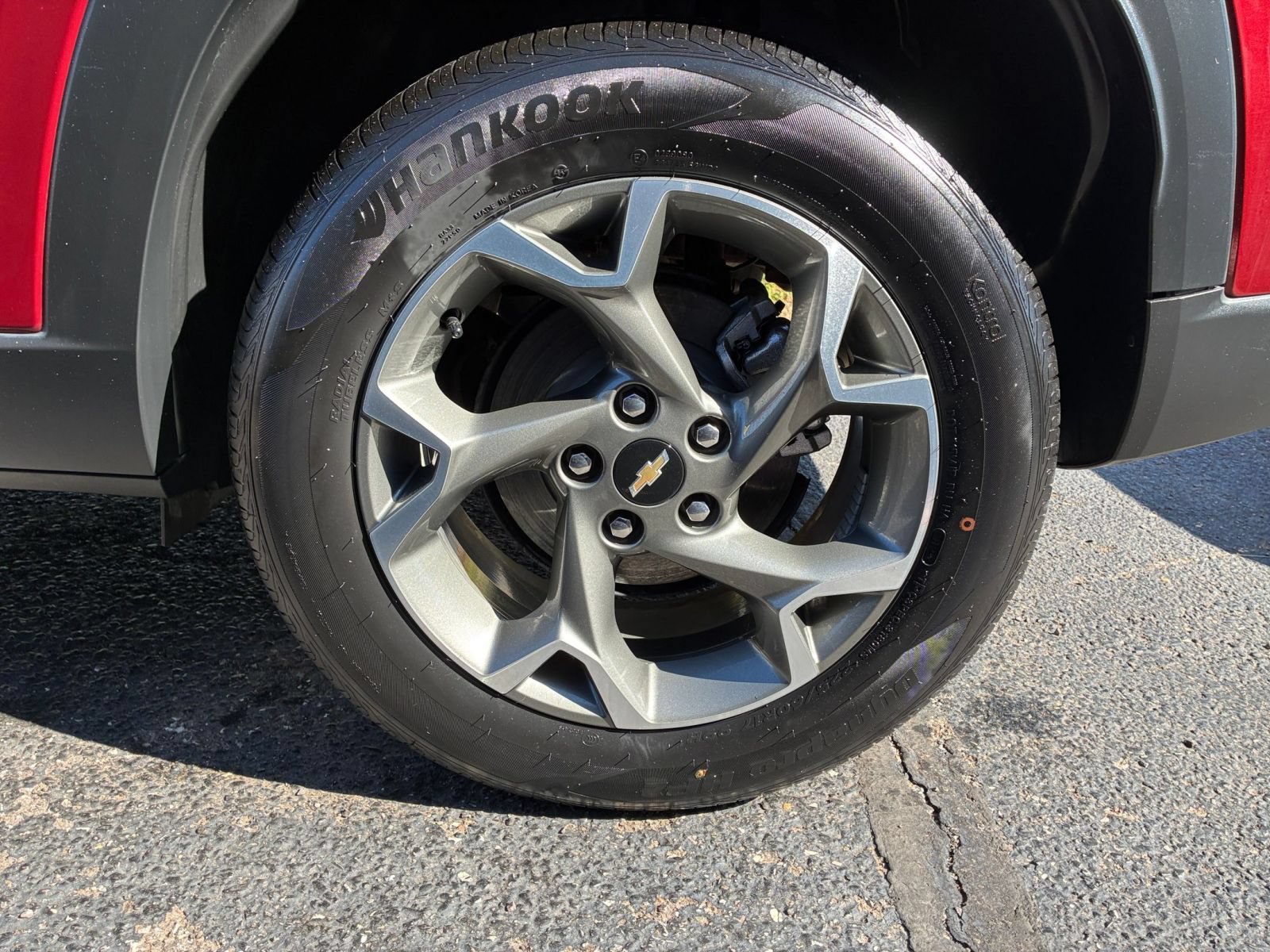 Used 2025 Chevrolet Trax LT FWD image 28