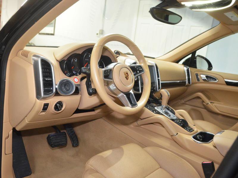 Used 2017 Porsche Cayenne Platinum Edition w/ Premium Package (PJV) AWD/4WD image 16