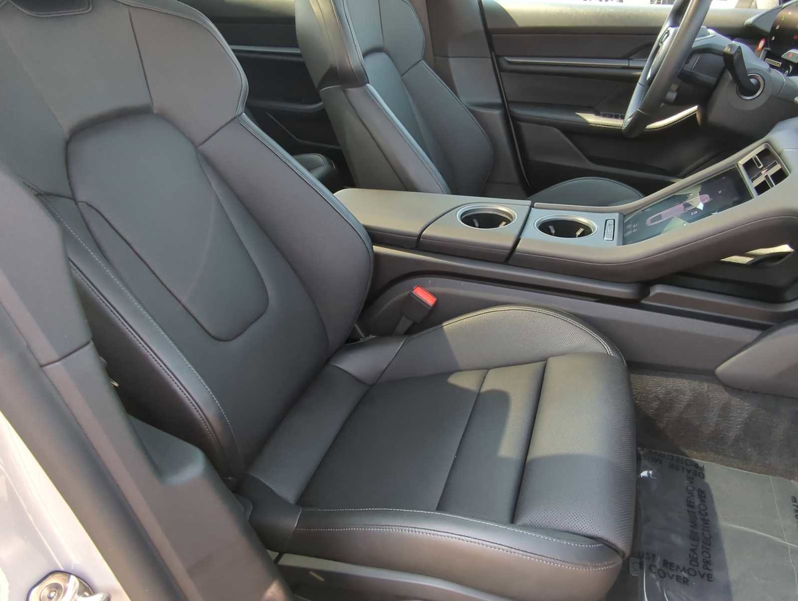 Used 2025 Porsche Taycan image 22