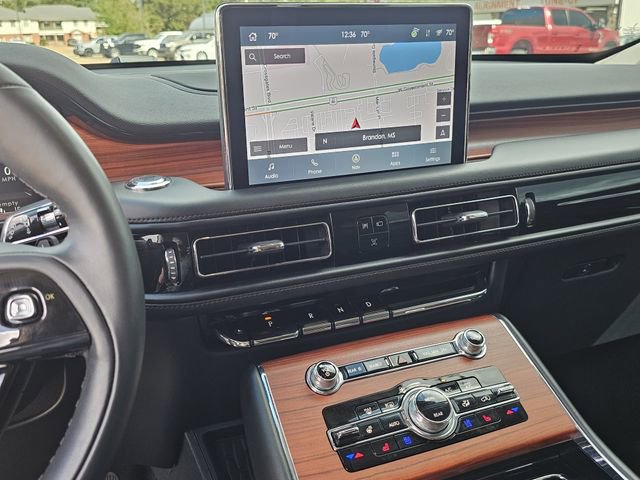 Certified 2024 Lincoln Aviator Reserve w/ Equipment Group 201A image 9