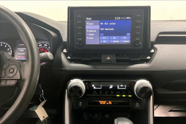 Used 2019 Toyota RAV4 LE AWD/4WD image 19