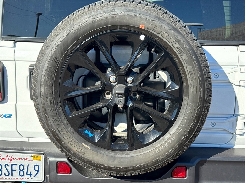 Used 2022 Jeep Wrangler Unlimited Sahara w/ Cold Weather Group image 20