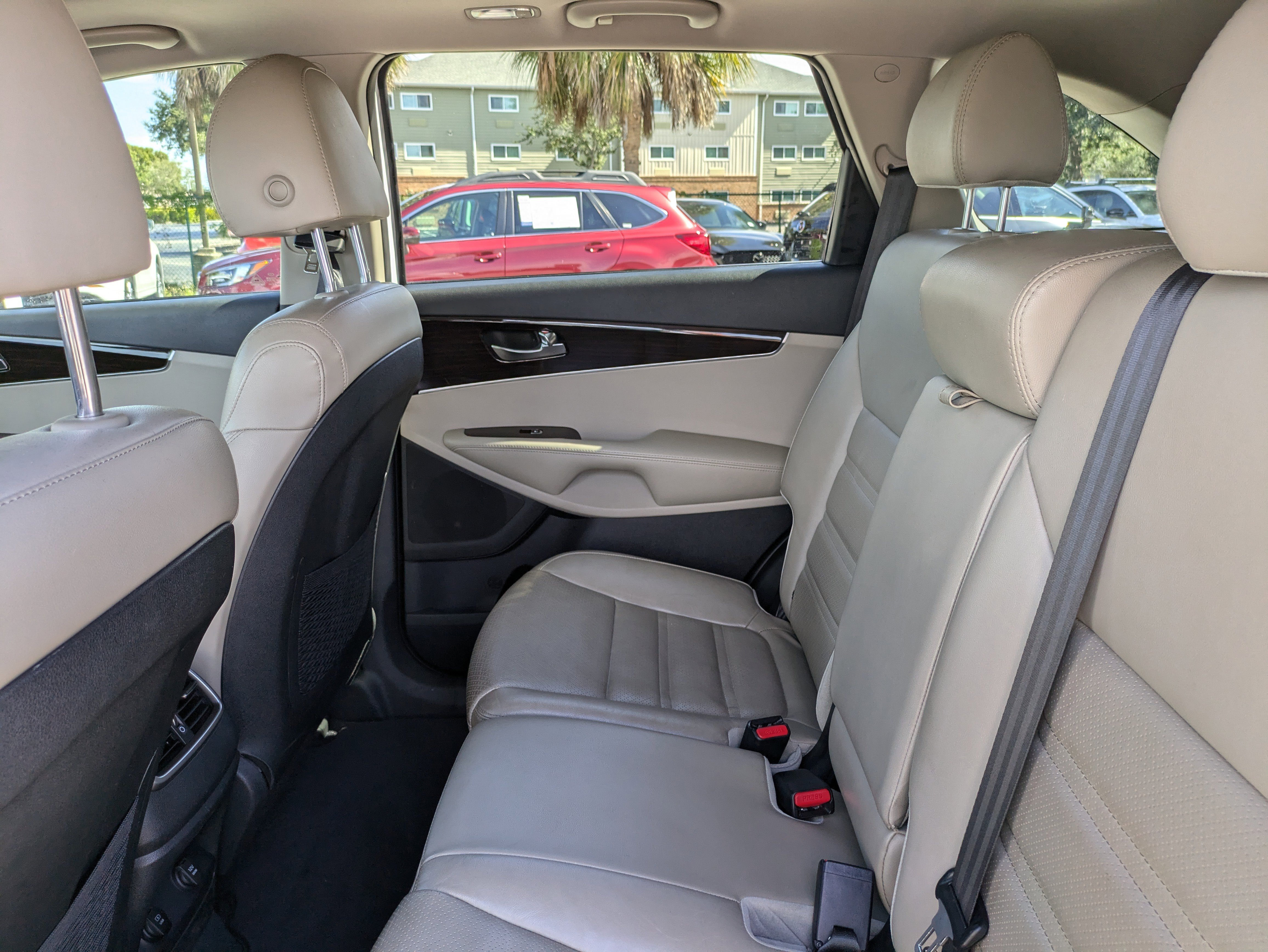 Used 2020 Kia Sorento EX image 15