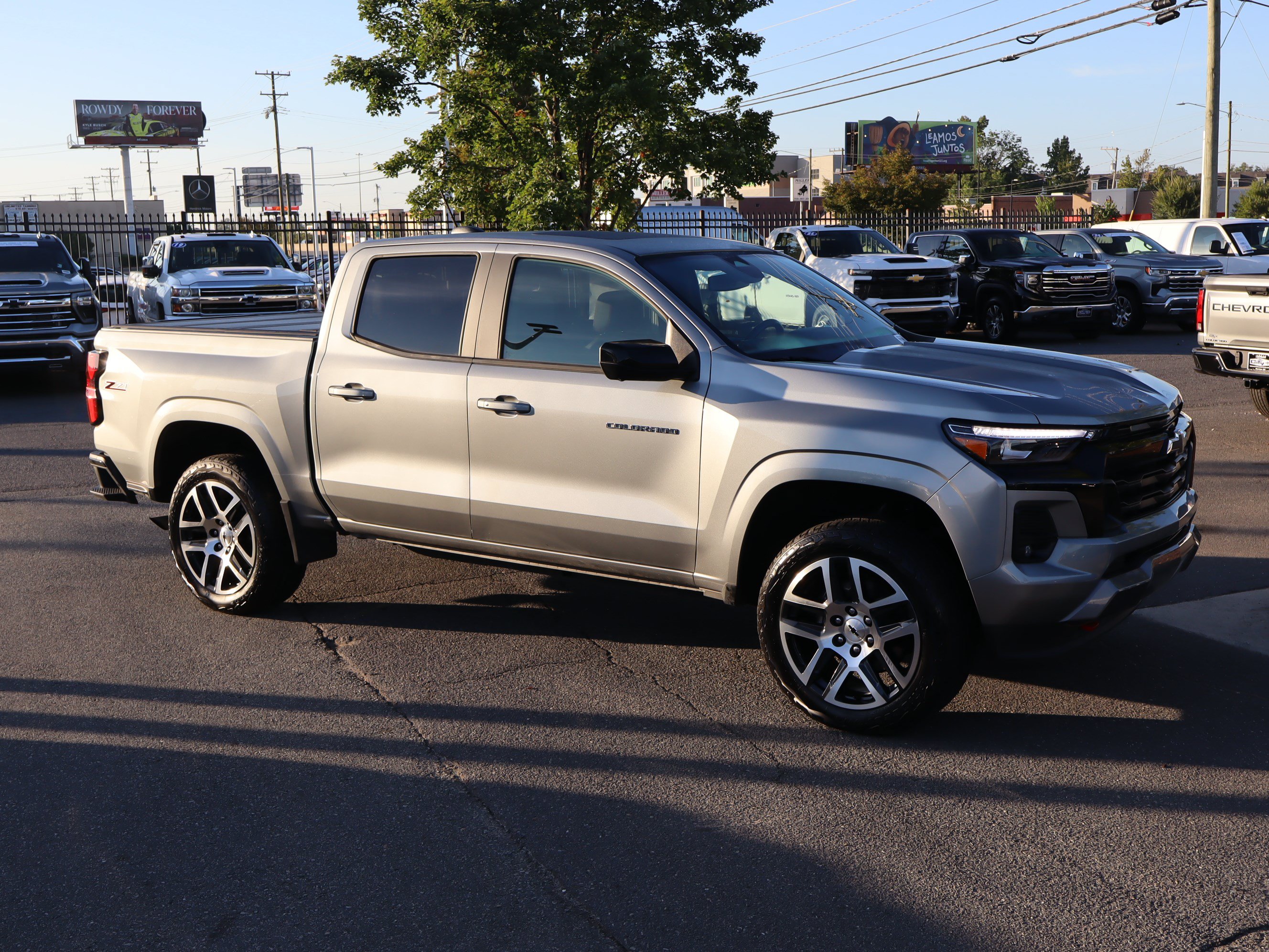 Used 2023 Chevrolet Colorado Z71 w/ Z71 Convenience Package 2 AWD/4WD image 2