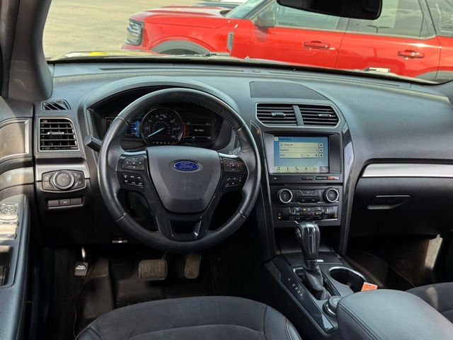 Certified 2018 Ford Explorer XLT w/ XLT Appearance Package AWD/4WD image 7