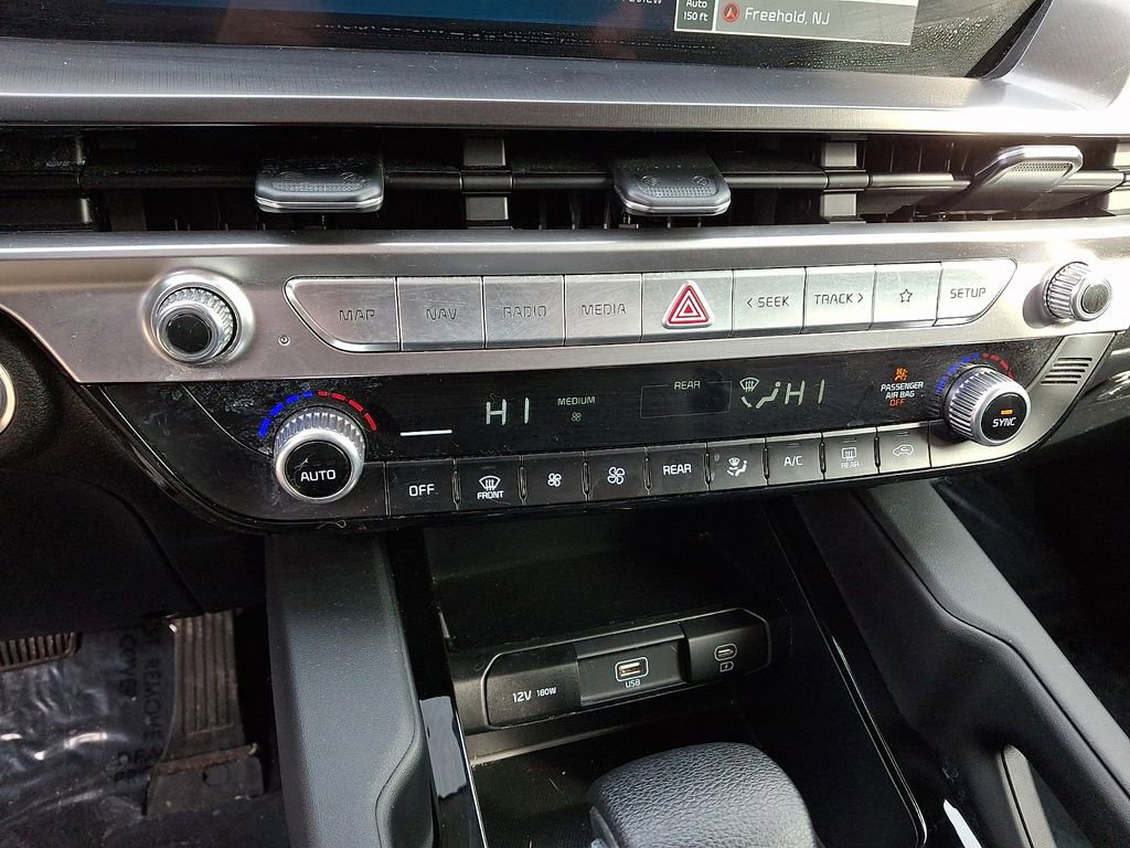 Used 2024 Kia Telluride LX image 17