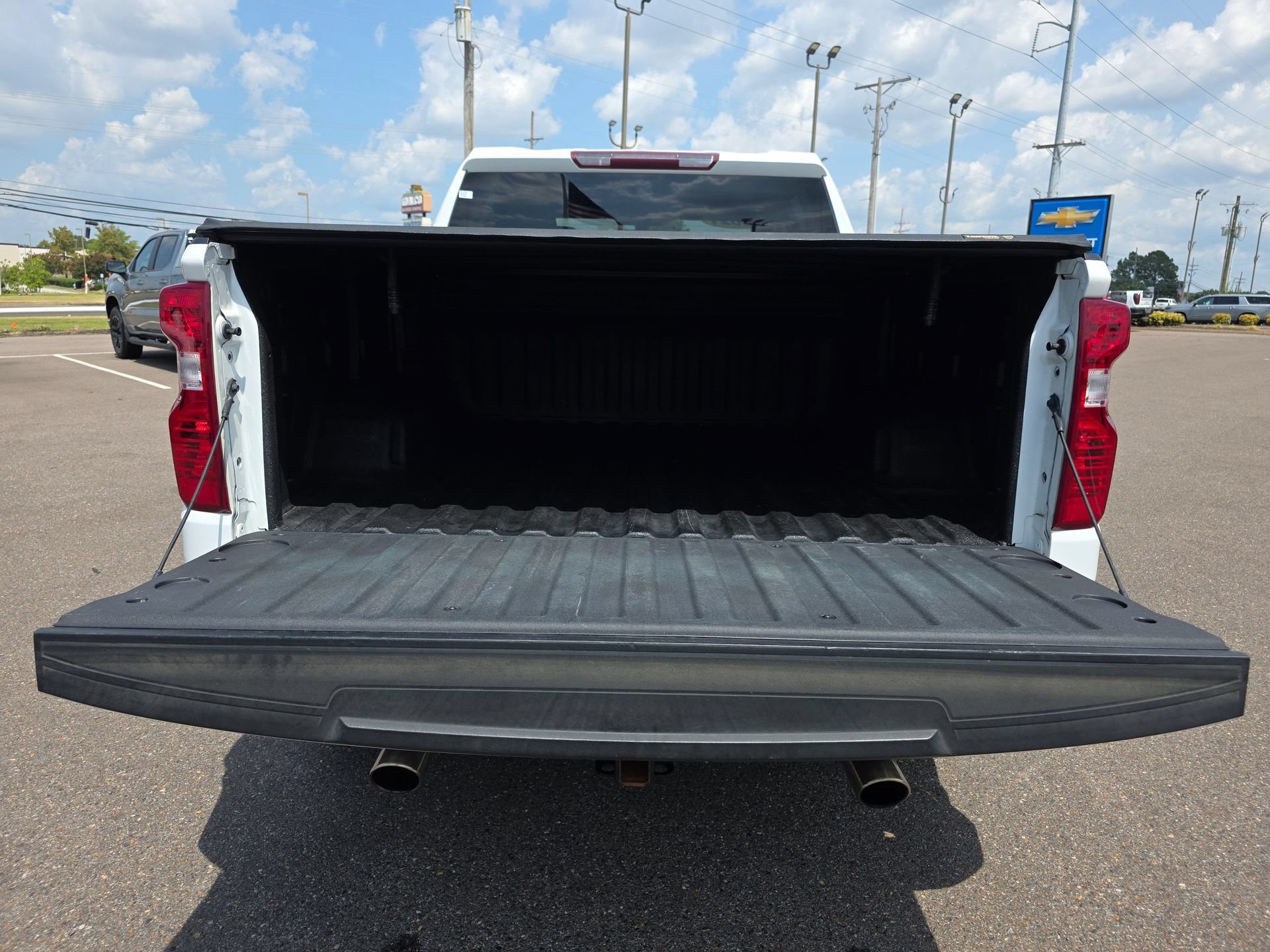 Used 2021 Chevrolet Silverado 1500 LT RWD image 13