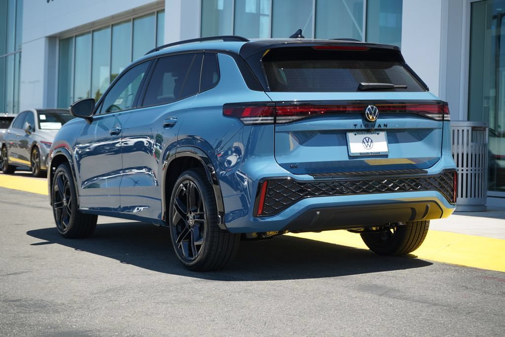 New 2026 Volkswagen Tiguan SE R-Line FWD image 3