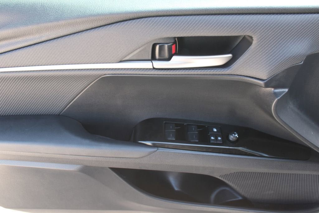 Used 2025 Toyota Camry SE FWD image 28
