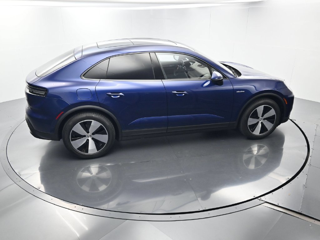 Certified 2026 Porsche Macan 4 Electric w/ Premium Package AWD/4WD image 43