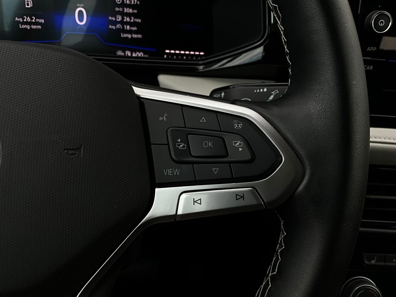 Used 2025 Volkswagen Taos S image 33