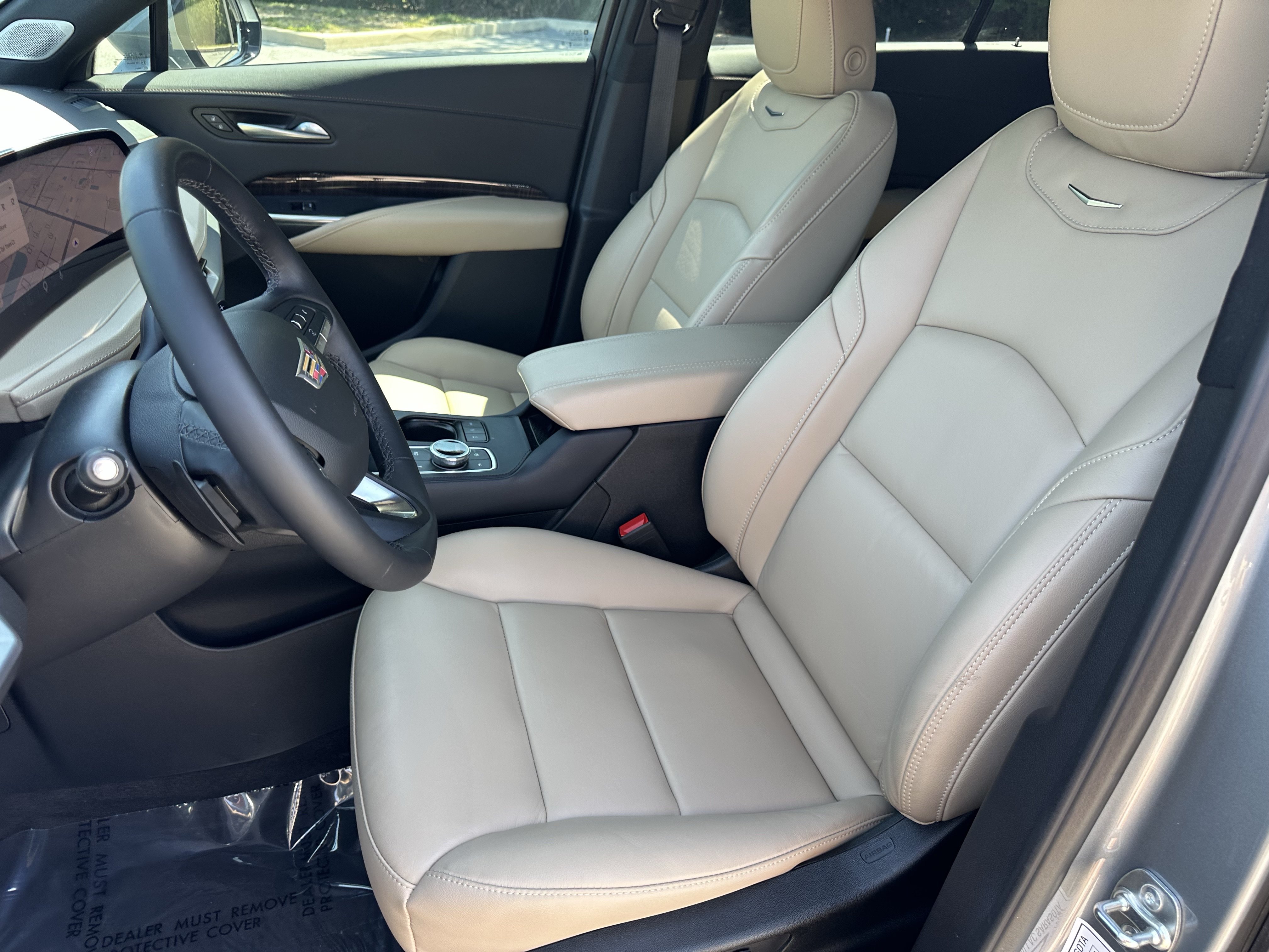Used 2025 Cadillac XT4 Premium Luxury w/ Cold Weather Package FWD image 21