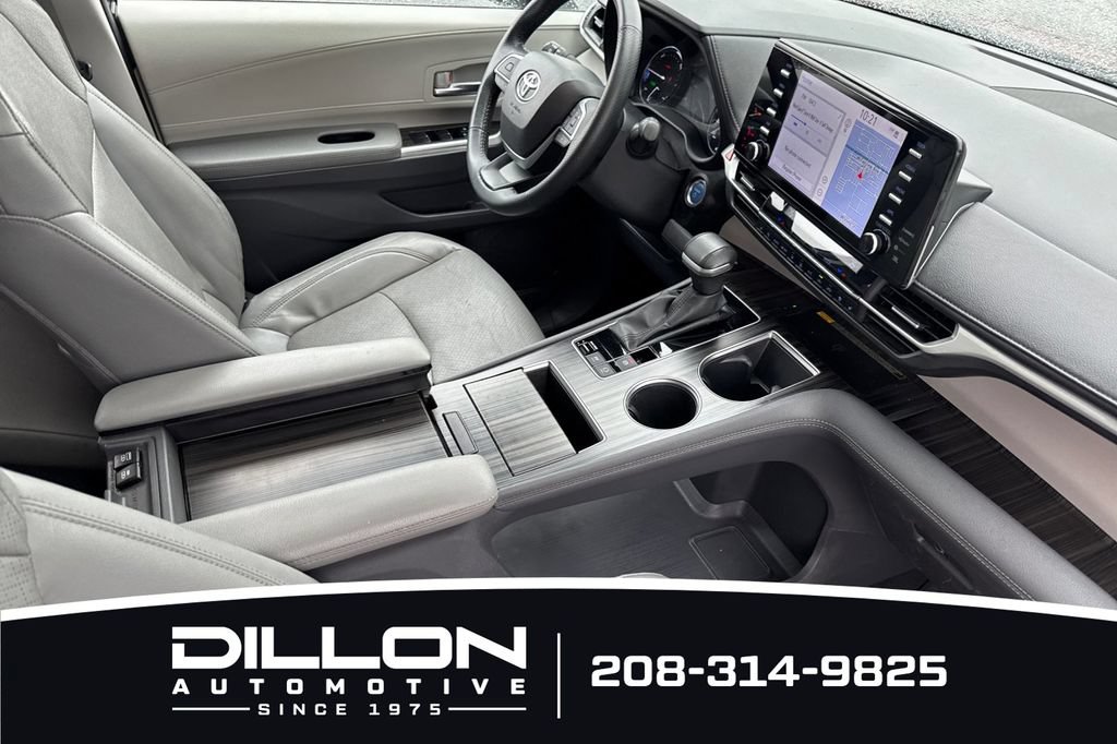 Used 2024 Toyota Sienna Limited AWD/4WD image 19