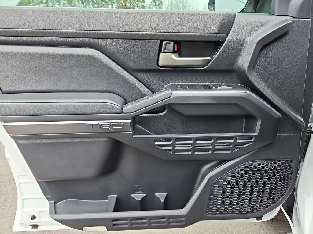 Used 2025 Toyota Tacoma TRD Off-Road image 28