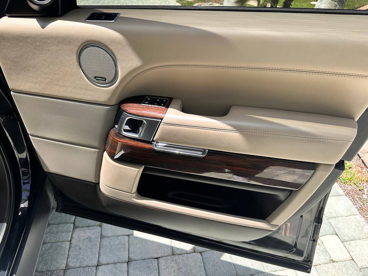 Used 2015 Land Rover Range Rover Supercharged AWD/4WD image 56