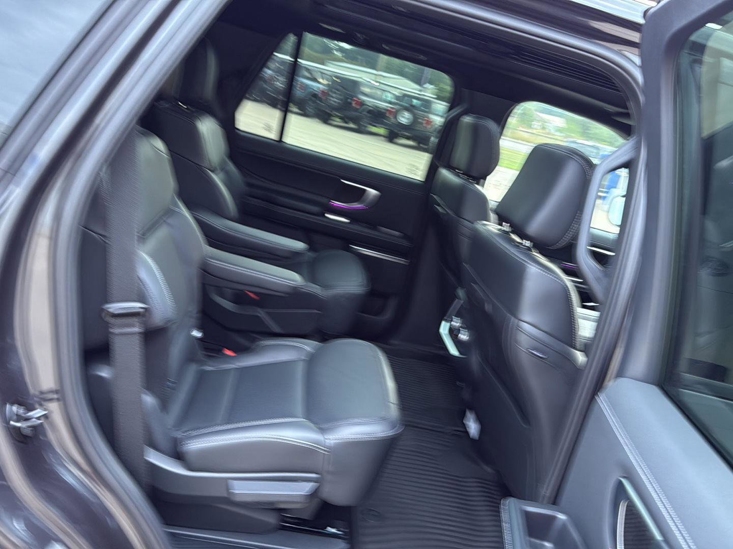 New 2025 Ford Expedition Platinum w/ Stealth Appearance Package image 15