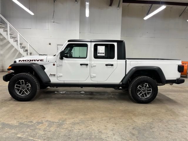 Used 2026 Jeep Gladiator Mojave AWD/4WD image 4