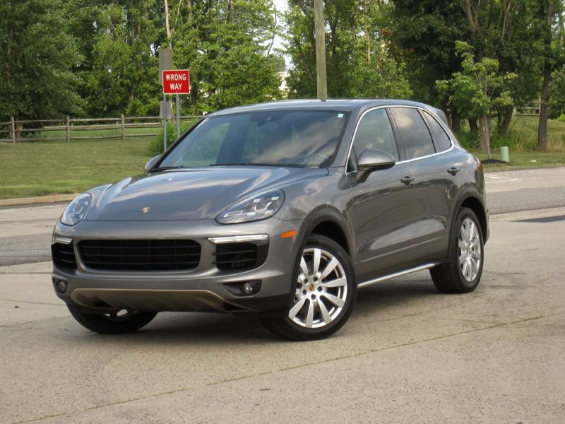 Used 2018 Porsche Cayenne S w/ Premium Package Plus AWD/4WD image 3