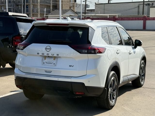 Used 2024 Nissan Rogue SV w/ SV Premium Package FWD image 4