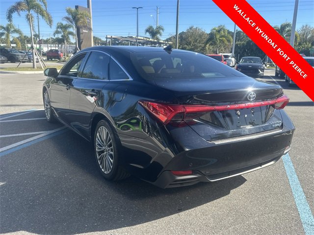 Used 2022 Toyota Avalon Limited image 8