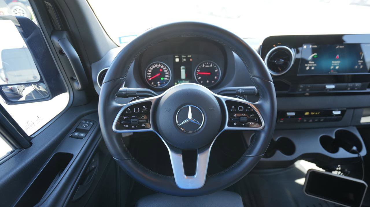Used 2020 Mercedes-Benz Sprinter 2500 image 22