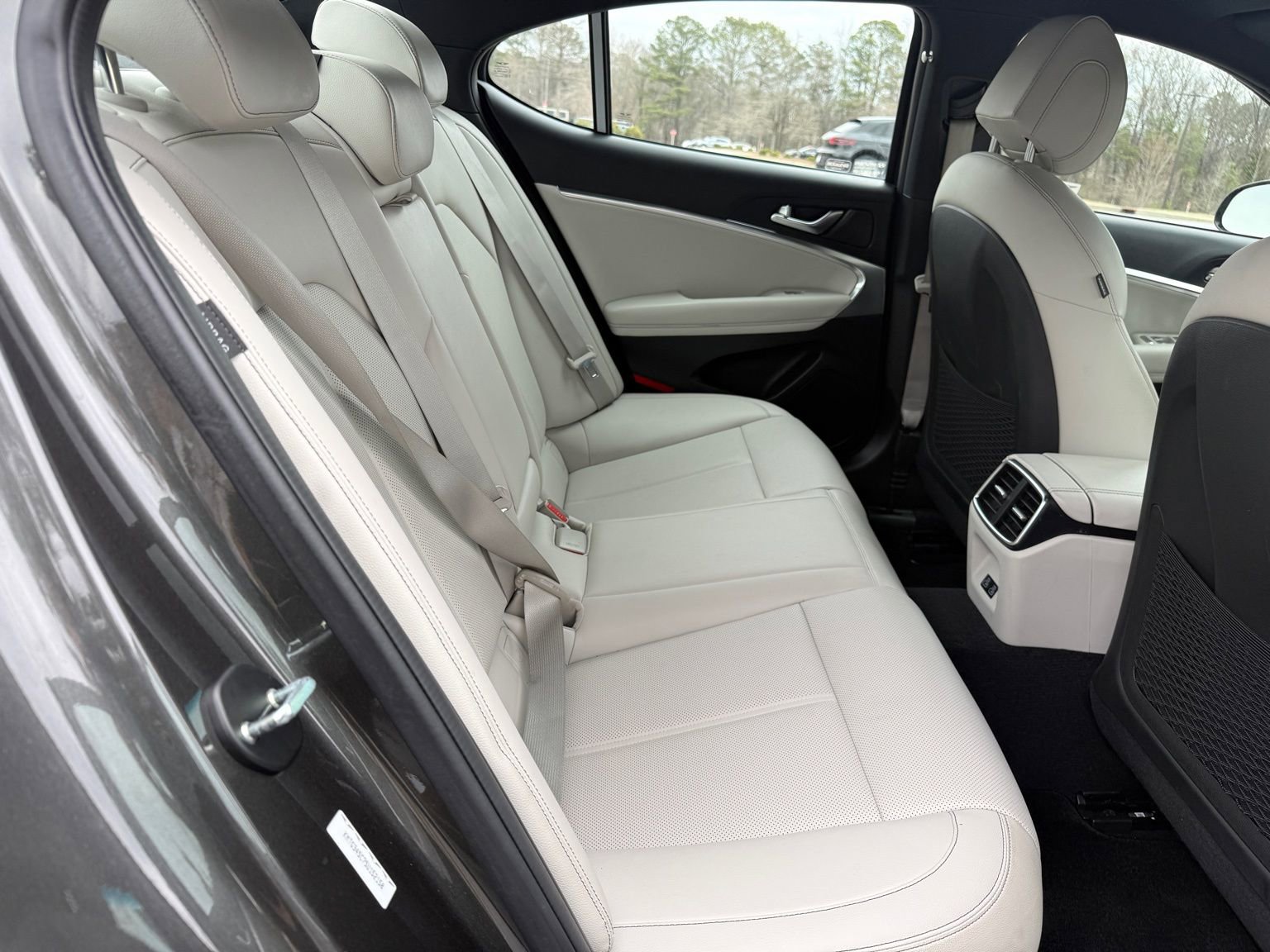 Used 2025 Genesis G70 2.5T image 36