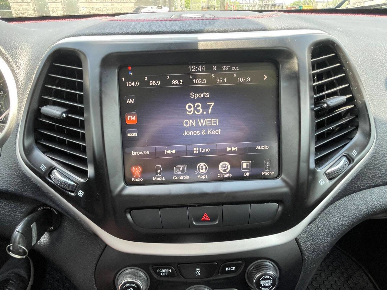 Used 2014 Jeep Cherokee Trailhawk w/ Leather Interior Group image 15