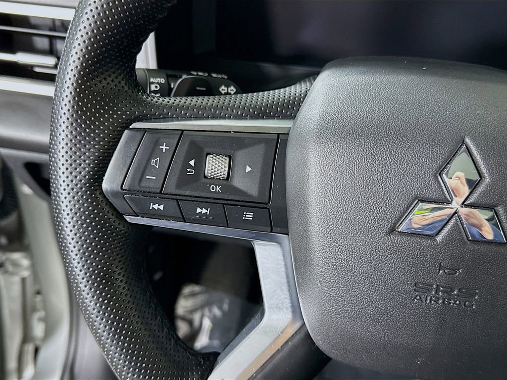 Used 2024 Mitsubishi Outlander SE Black Edition AWD/4WD image 23