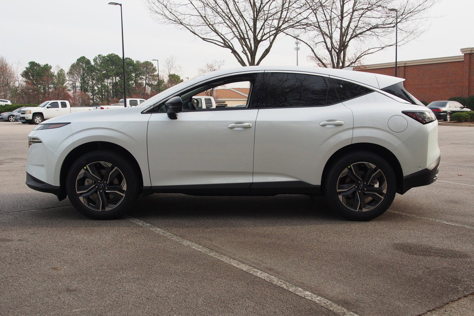 Used 2025 Nissan Murano SL image 4