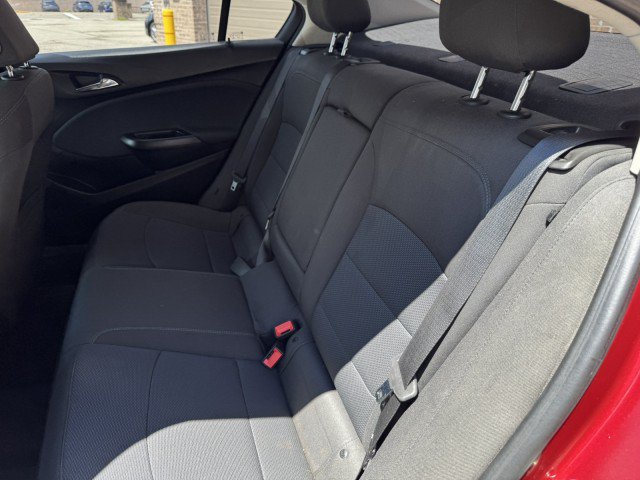 Used 2018 Chevrolet Cruze LT w/ Convenience Package FWD image 11