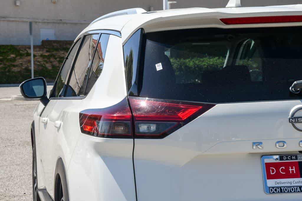 Used 2023 Nissan Rogue Platinum w/ Platinum Premium Package FWD image 6