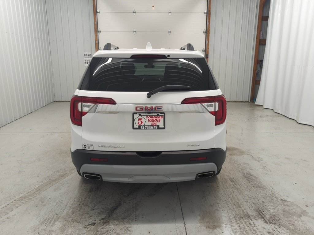 Used 2023 GMC Acadia SLE w/ Driver Convenience Package image 3