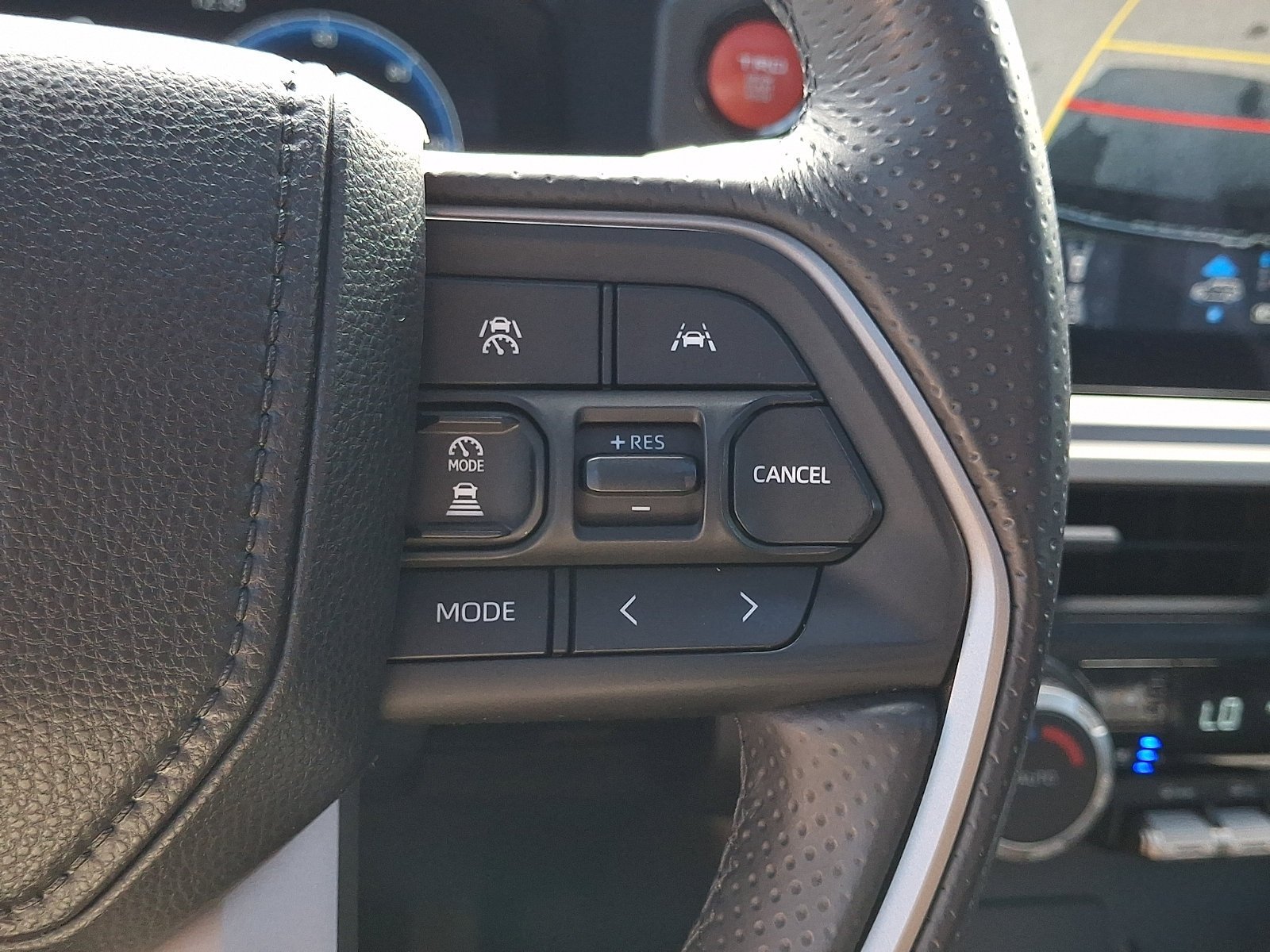 Certified 2025 Toyota 4Runner TRD Off-Road Premium w/ Tow Technology Package AWD/4WD image 25