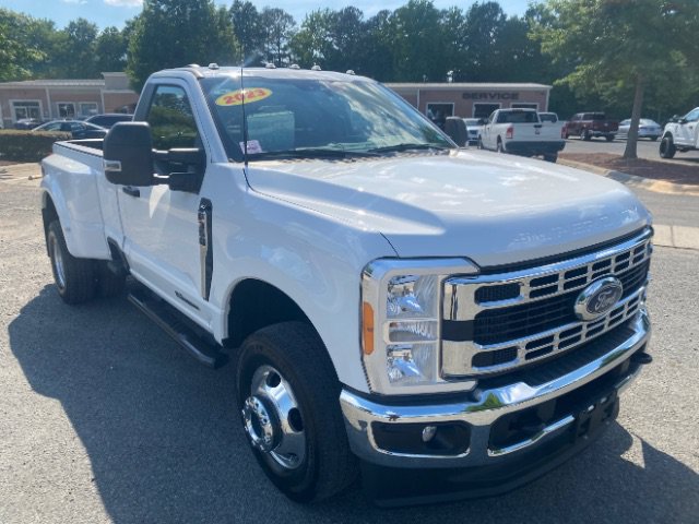 Used 2023 Ford F350 XLT w/ FX4 Off-Road Package AWD/4WD image 11