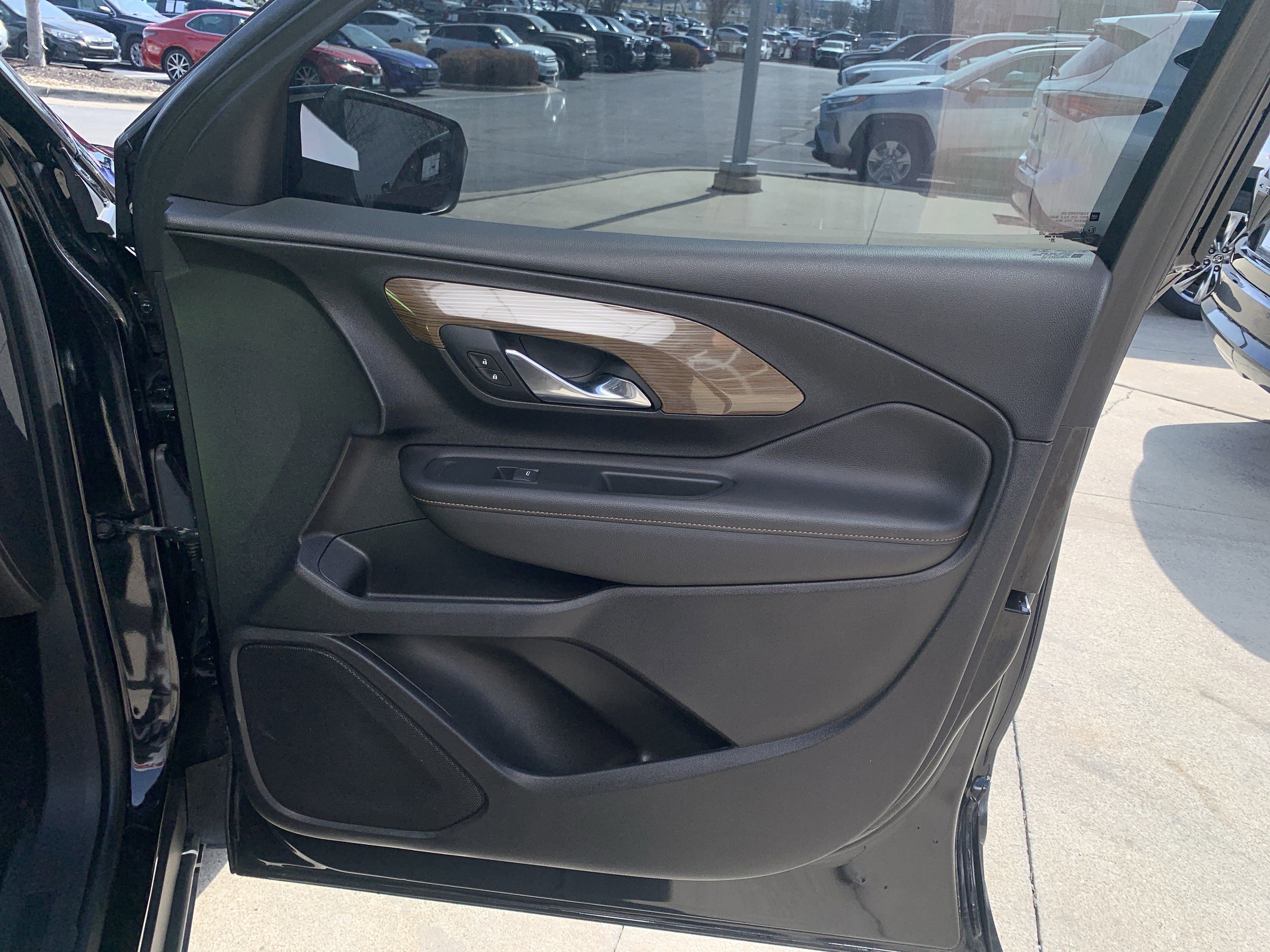 Used 2021 GMC Terrain SLE w/ Elevation Edition image 31