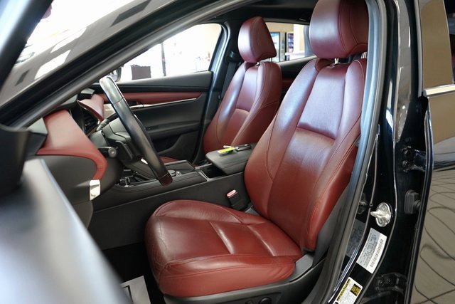 Used 2020 MAZDA MAZDA3 Hatchback w/ Premium Package image 3