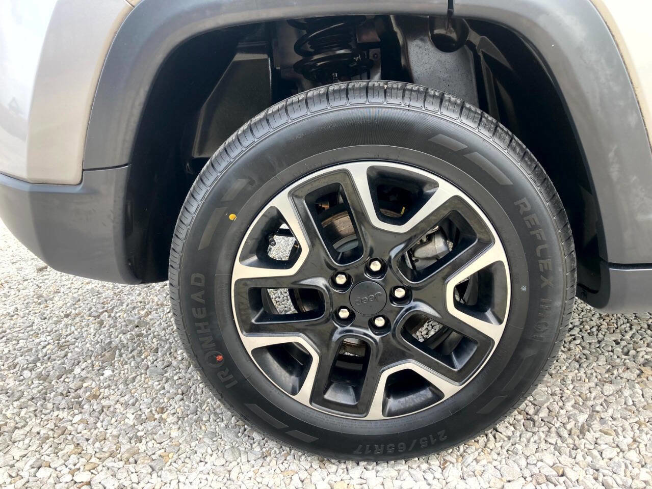 Used 2019 Jeep Compass Trailhawk image 23