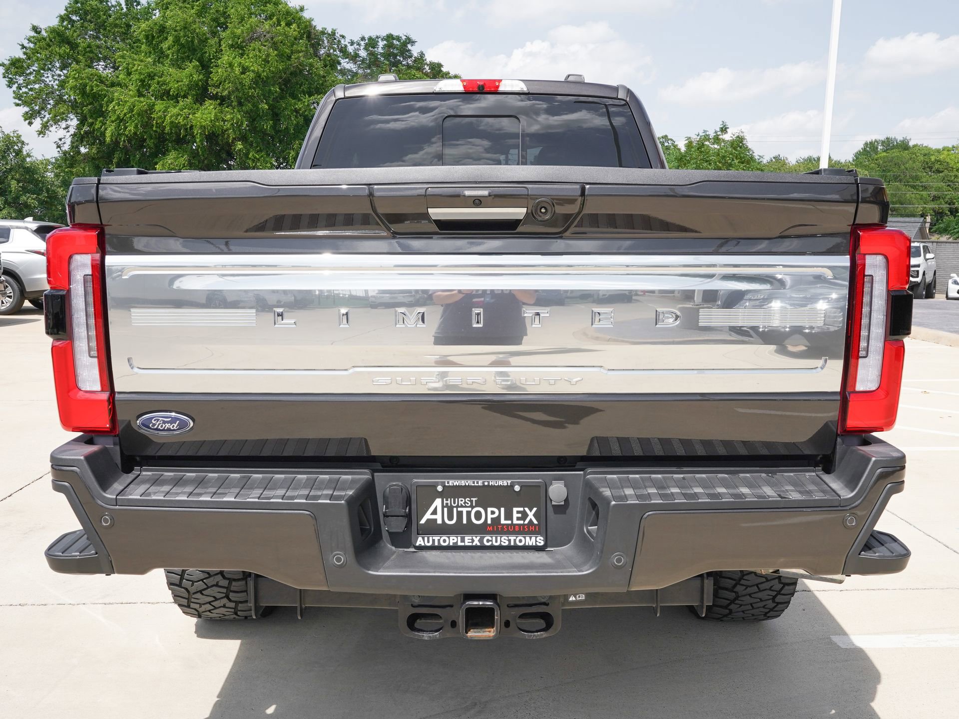 Used 2024 Ford F250 Limited w/ FX4 Off-Road Package AWD/4WD image 3