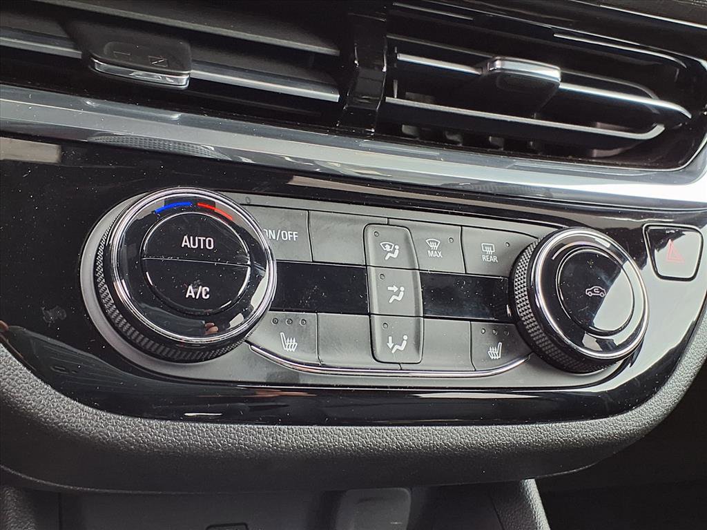 Used 2024 Buick Envista Sport Touring w/ Convenience I Package FWD image 8