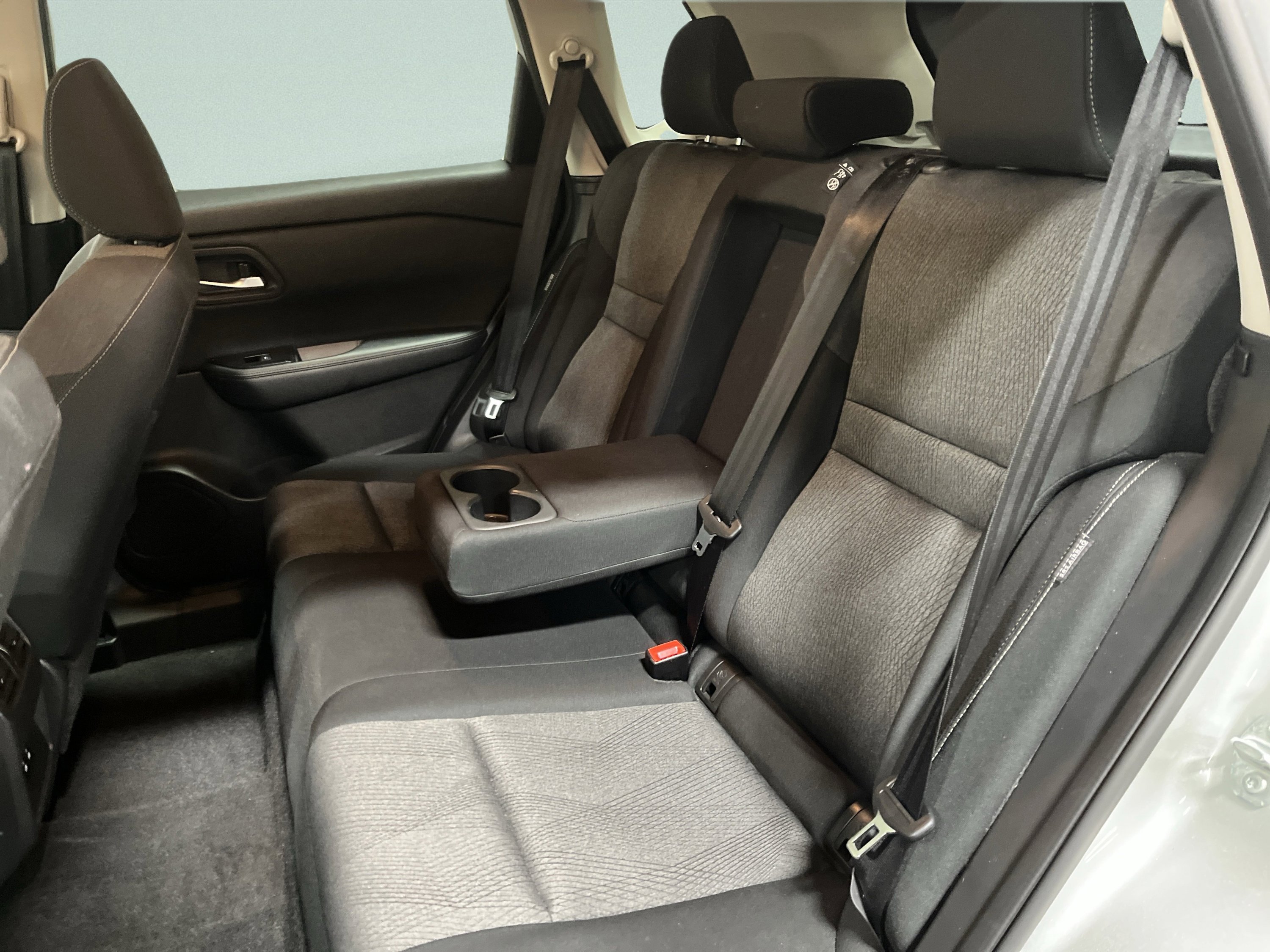 Used 2024 Nissan Rogue SV image 23